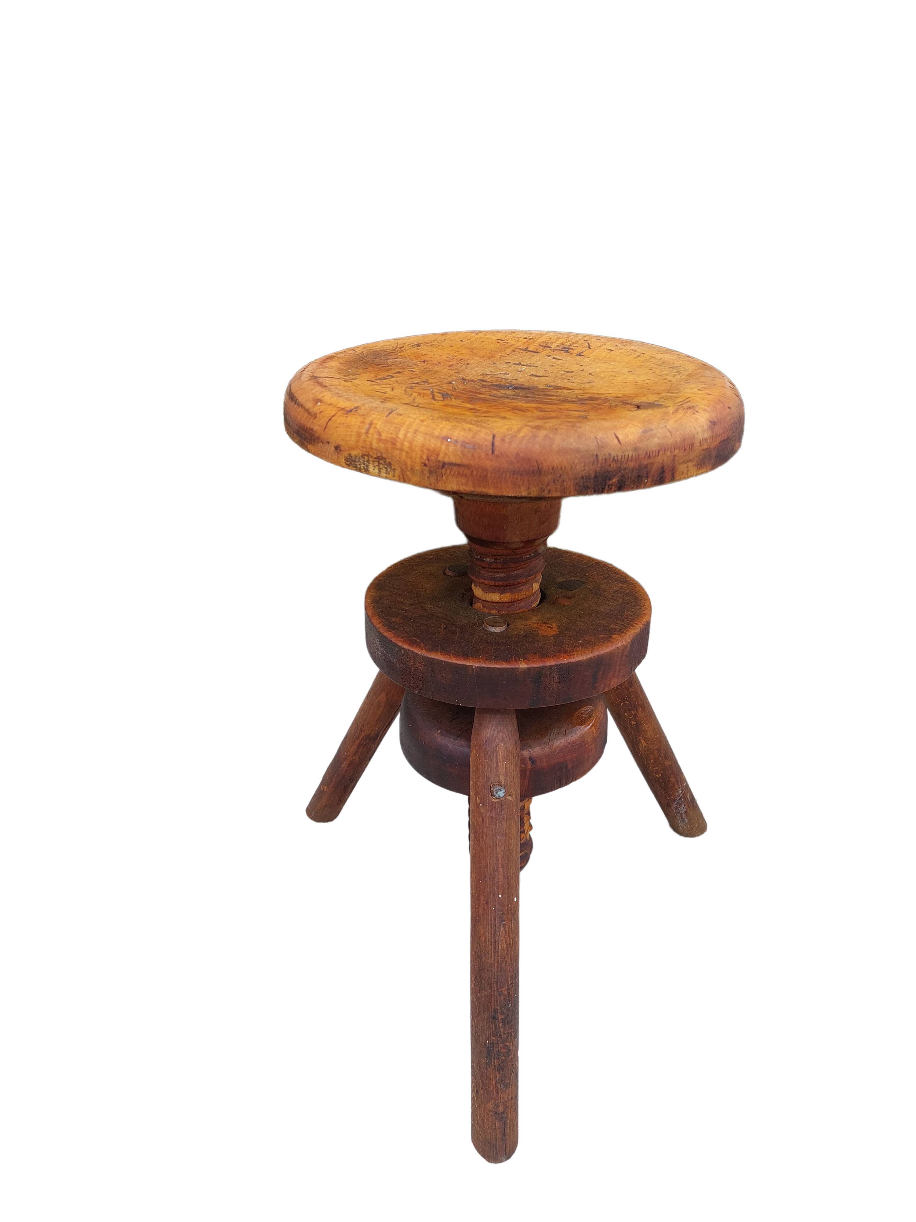 Tabouret de piano tripode