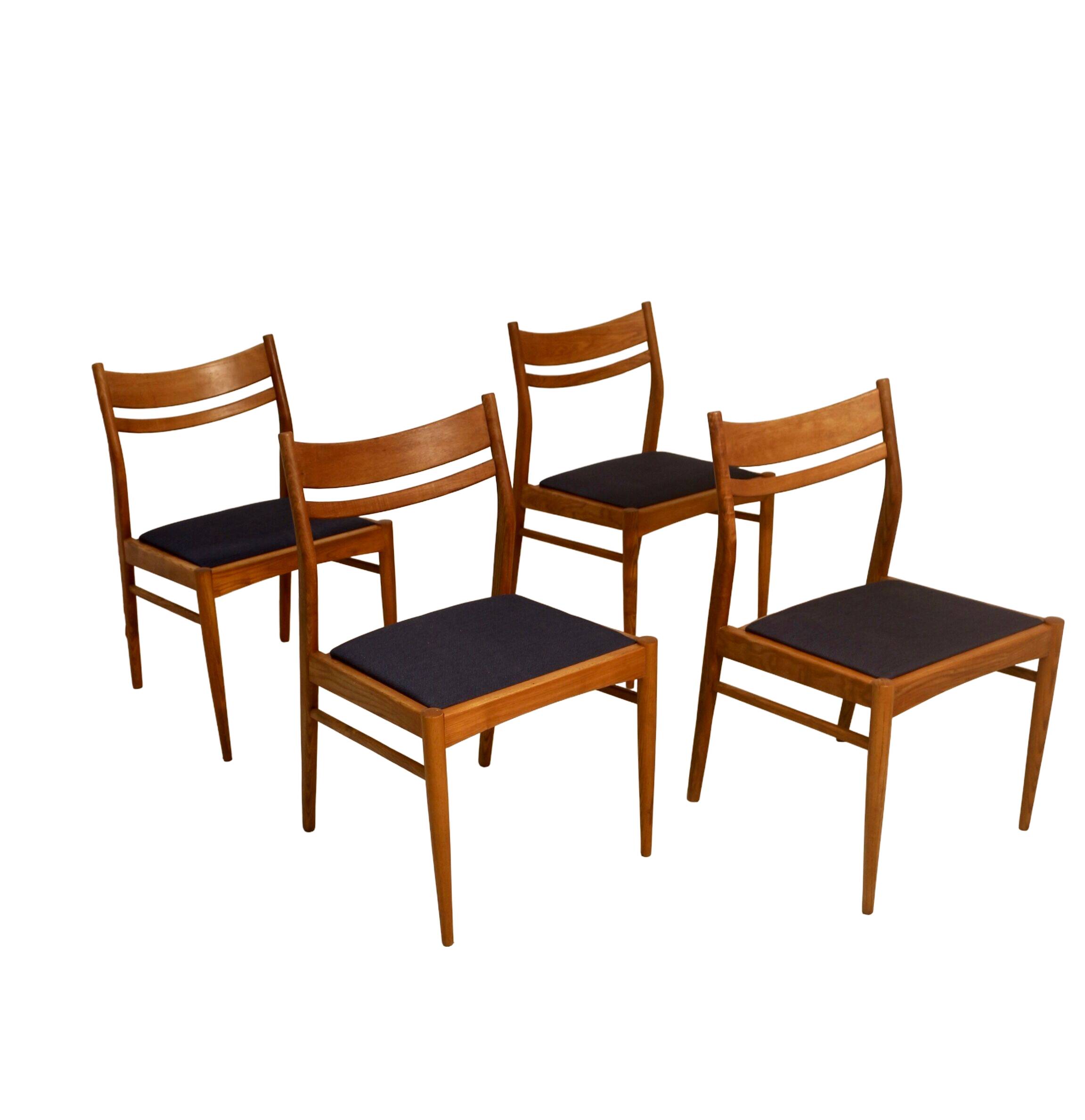 Lot de 4 chaises vintage scandinaves en chêne année 60  Ref. Marcel.