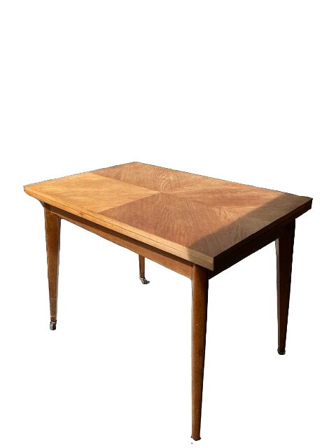 Table year 50 called "poker table"