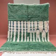 Handmade pure wool rug, size 150 x 250 cm.
