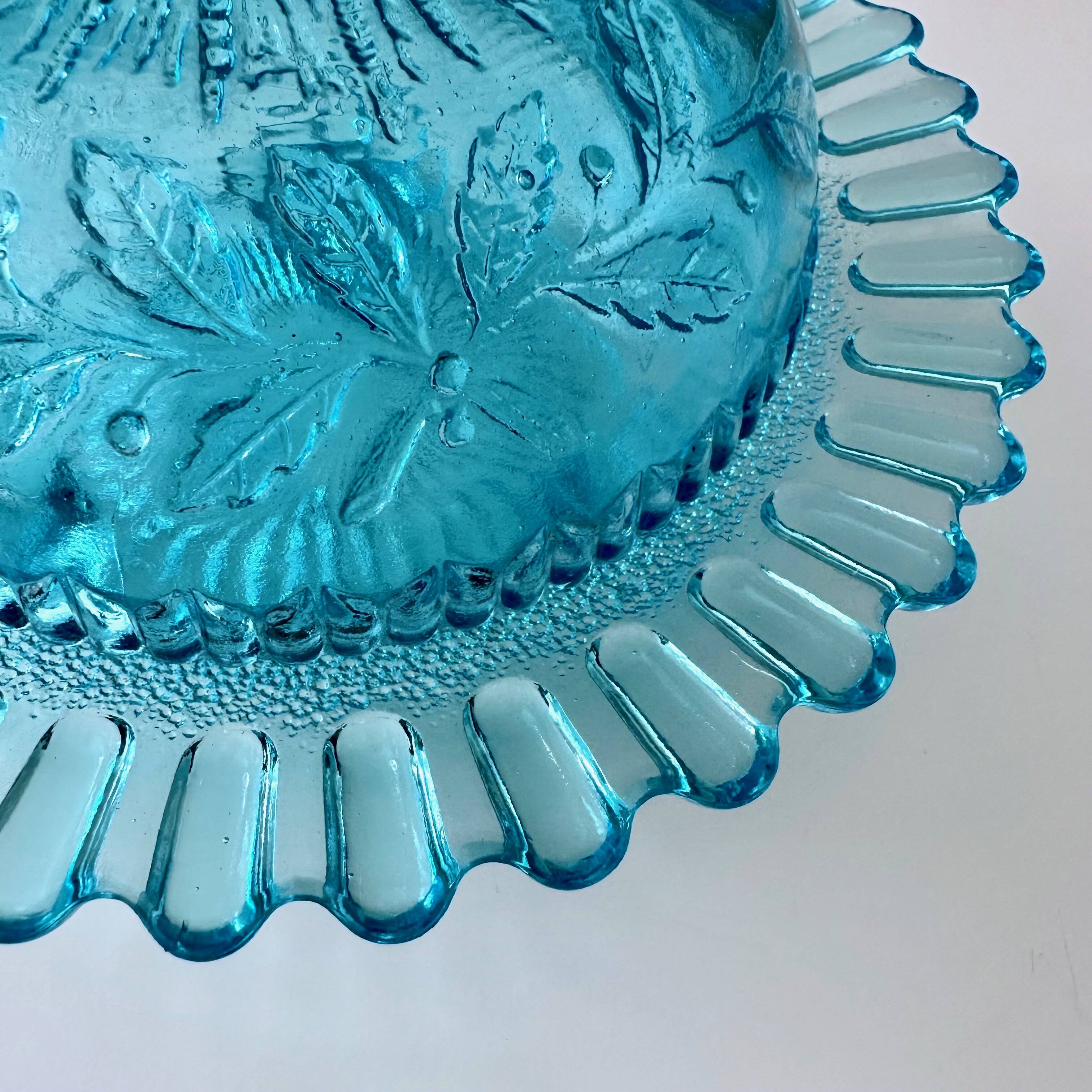 Butter dish in pressed glass 19th century