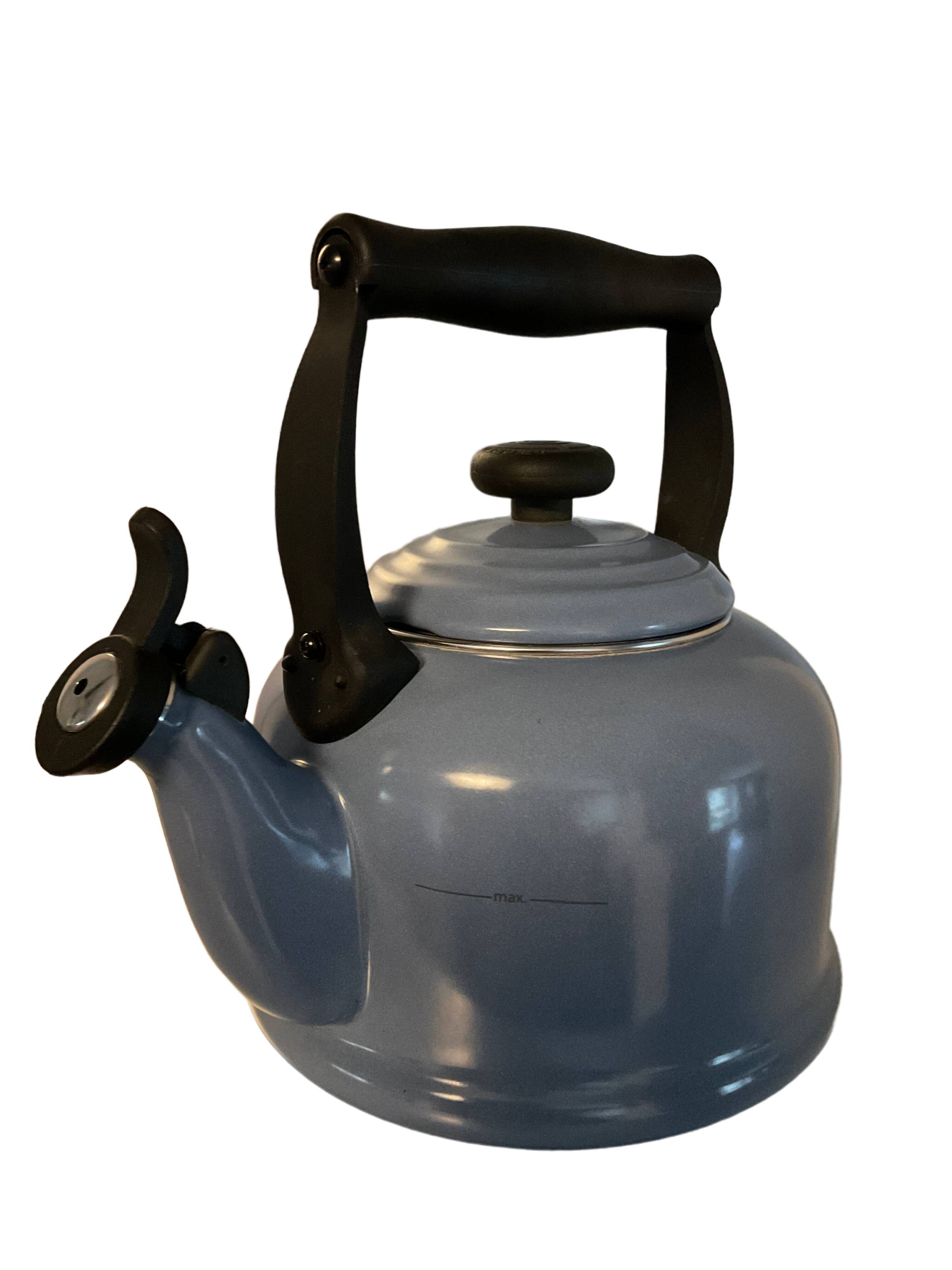 Kettle "le Creuset" 2.1 liters