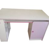 White and pink girl office