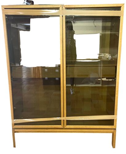 Vitrine armoire en bois avec portes vitrées