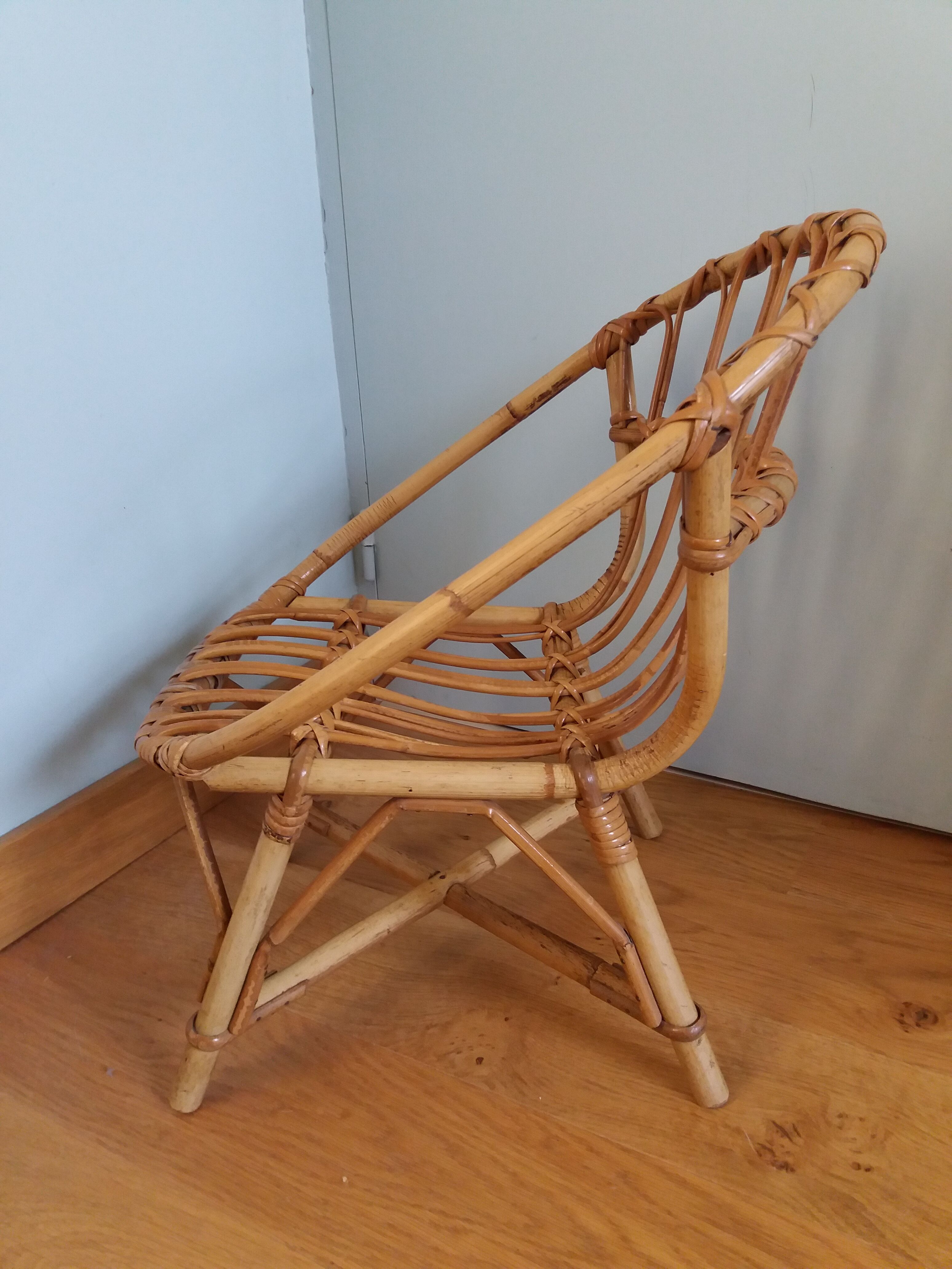 Children's armchair shell basket wicker rattan