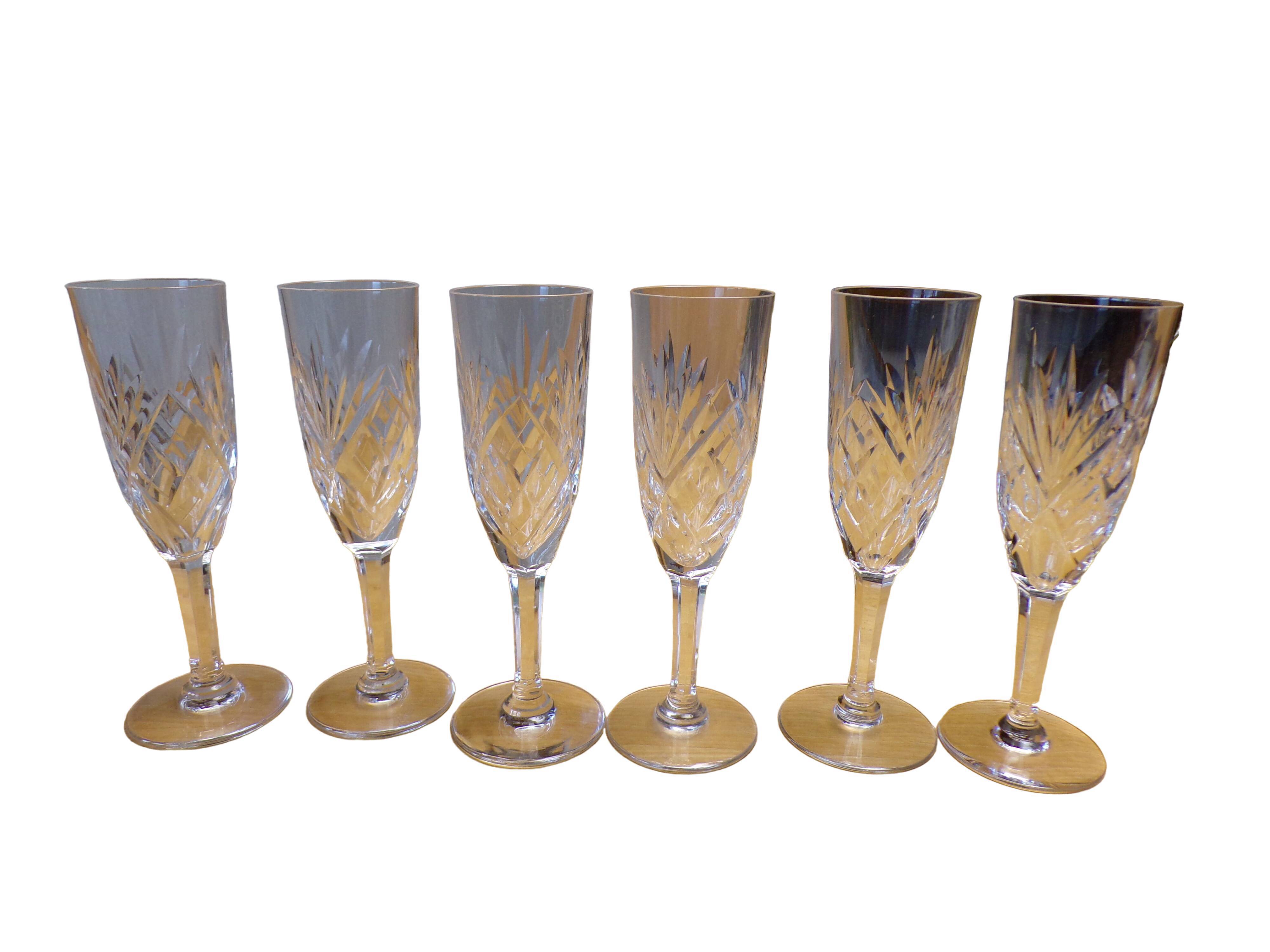 4 flutes à champagne en cristal de Saint louis modele Chantilly