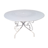 Iron garden table, 117cms in diameter