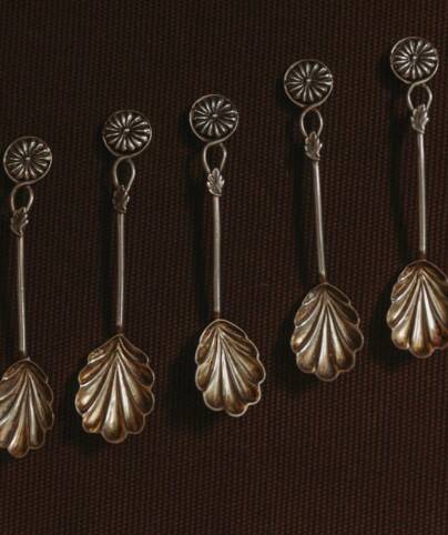 Set of six Portuguese sterling silver teaspoons with r decoration