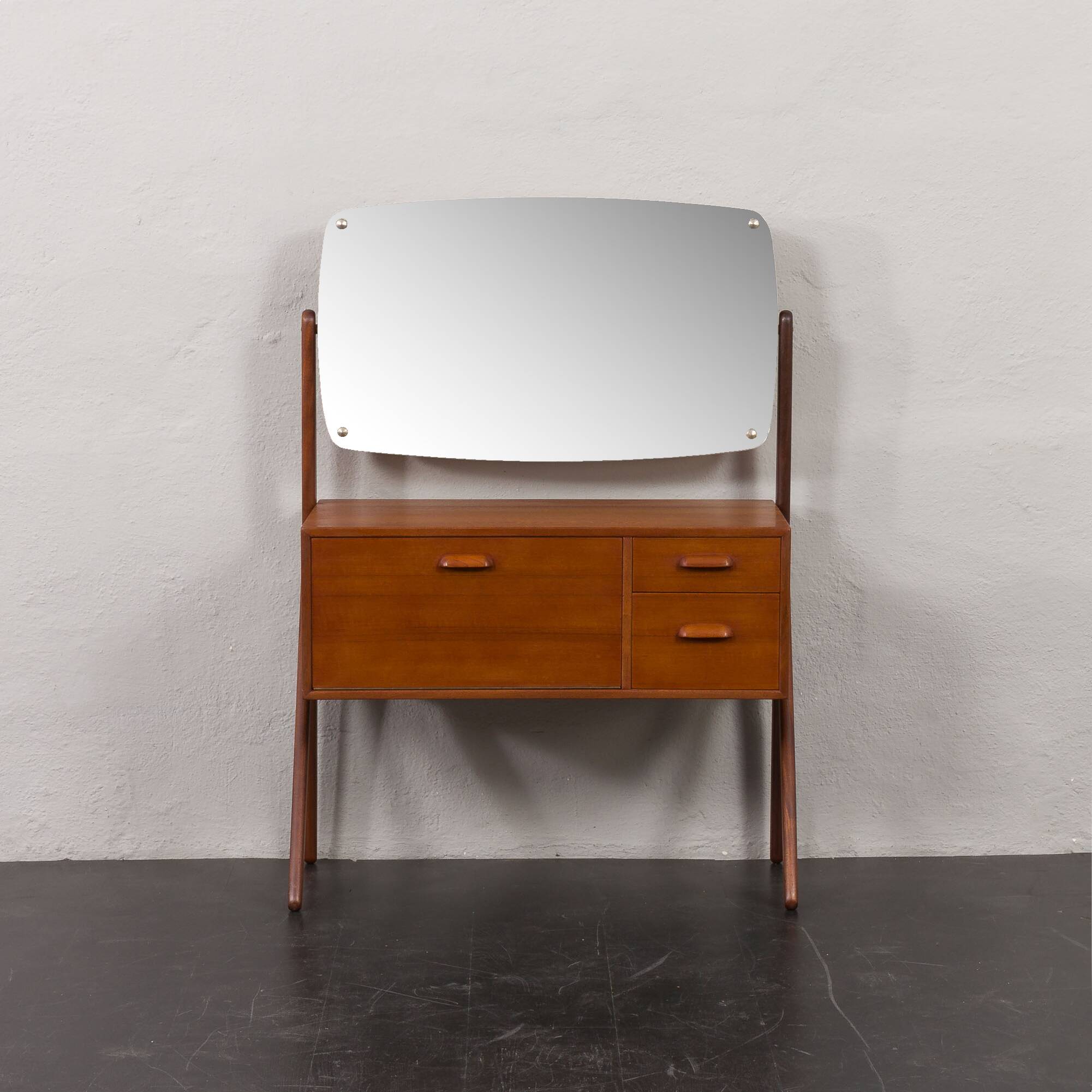 Mid-century Danish Teak Dressing Table from Ølholm Møbelfabrik,1960s
