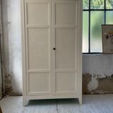 White and green cupboard