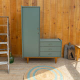 Asymmetrical cabinet