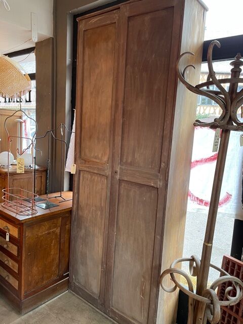 Administrative cabinet