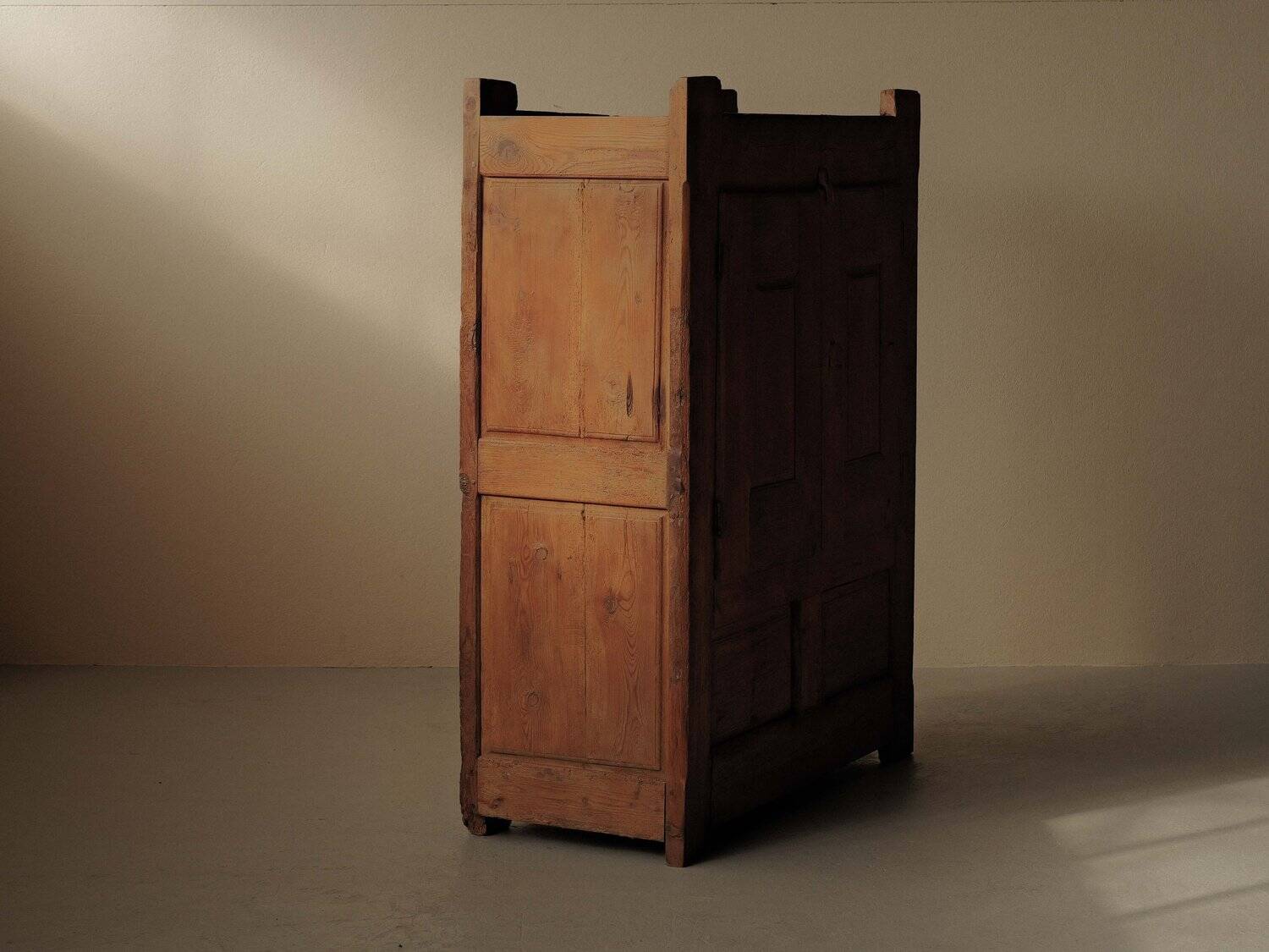 Art-Popular furniture in pine and larch, Lozère, 19th century