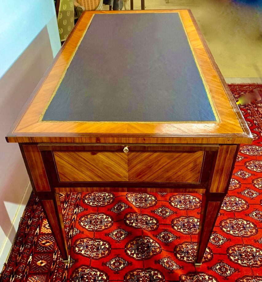 Louis XVI style desk, rosewood and violet wood