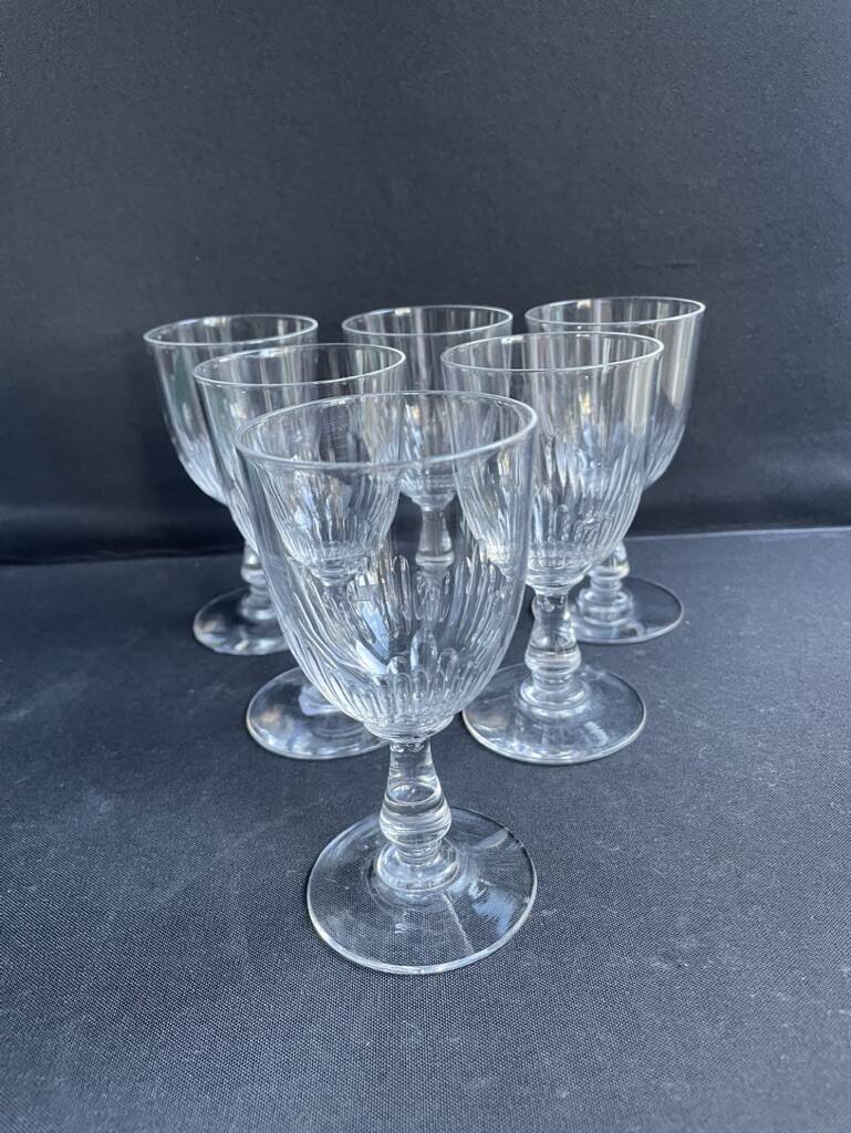 6 Baccarat wine glasses – Art Nouveau