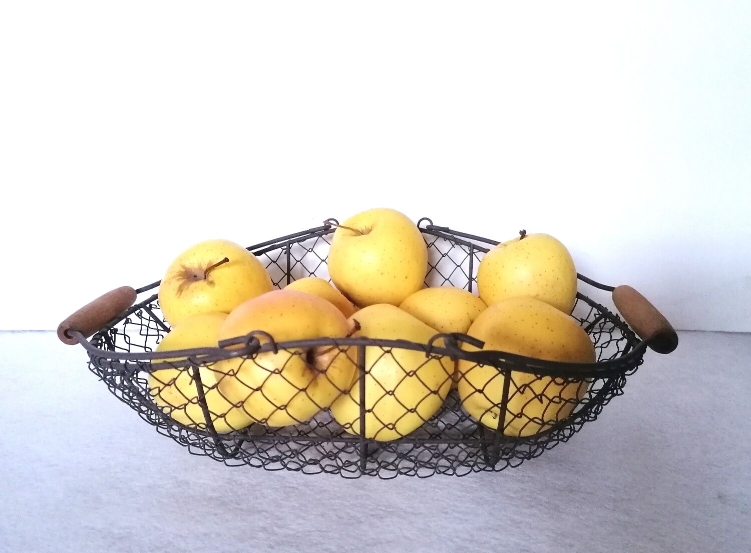 Basket wire mesh metal