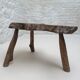 Table basse brutaliste " Tronc d'arbre " en bois brut années 70