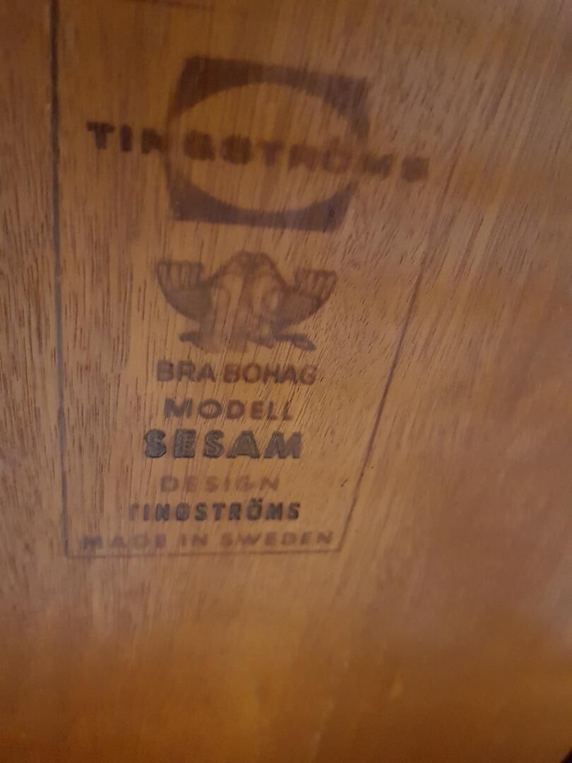 Scandinavian coffee table circa 1960 - by F. Ohlsson in teak (model Sesam, brand Tingstrom)