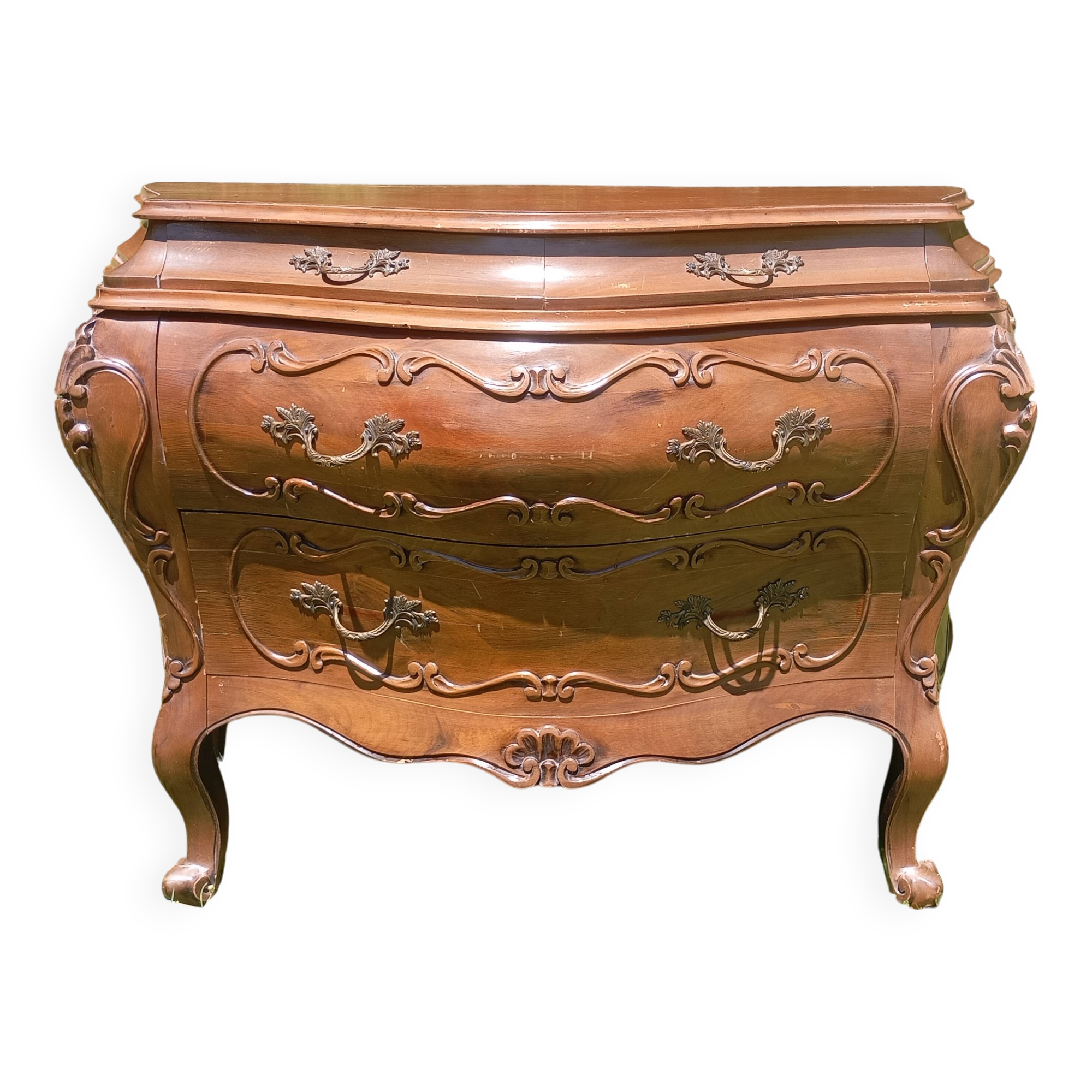 Tomb-shaped commode