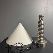 Lampe de table moderne en nickel plaqué de style mid-century, époque spatiale, années 1970.