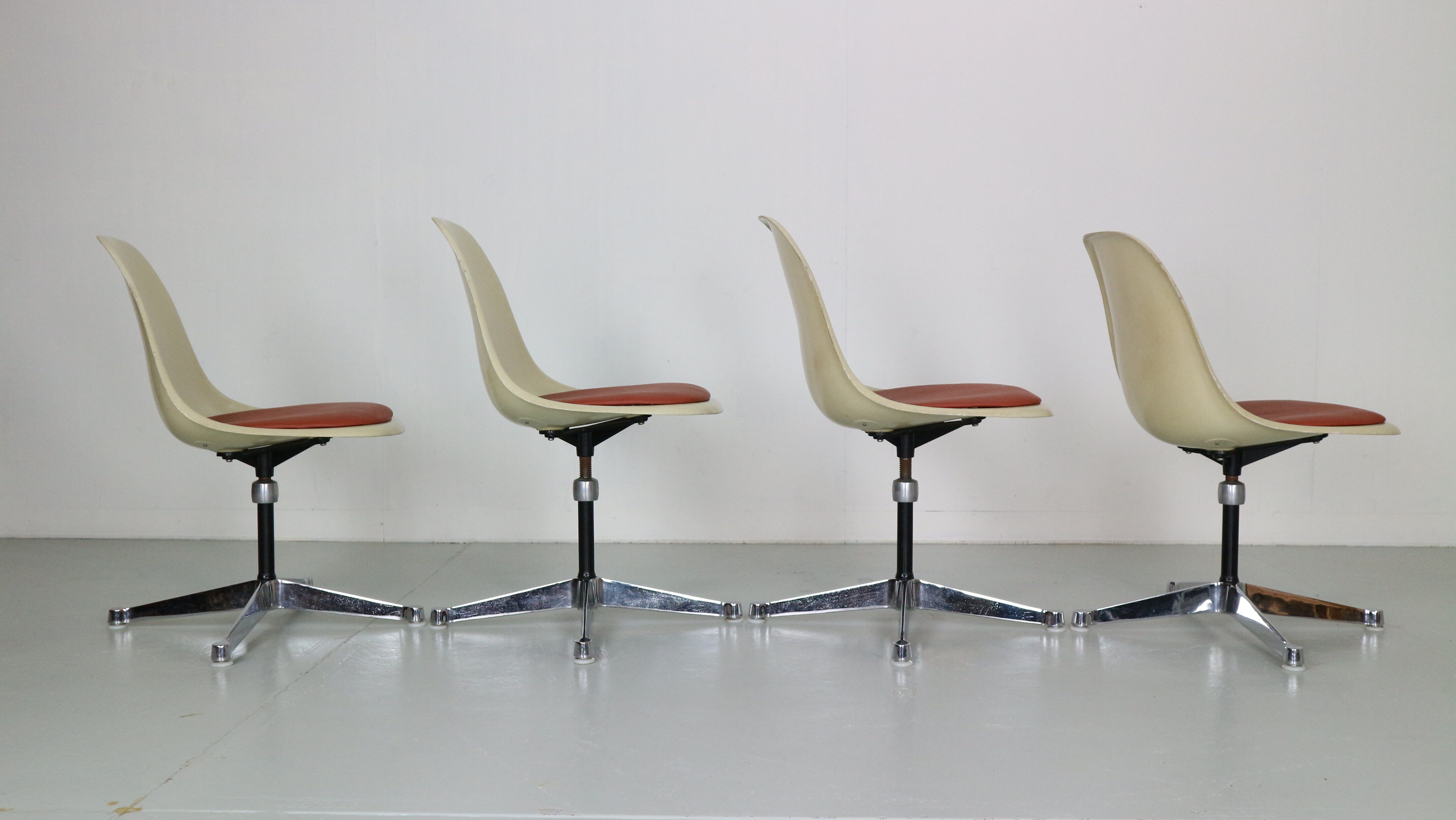 Set de 4 chaises de Charles & Ray Eames pour Herman Miller, 1960