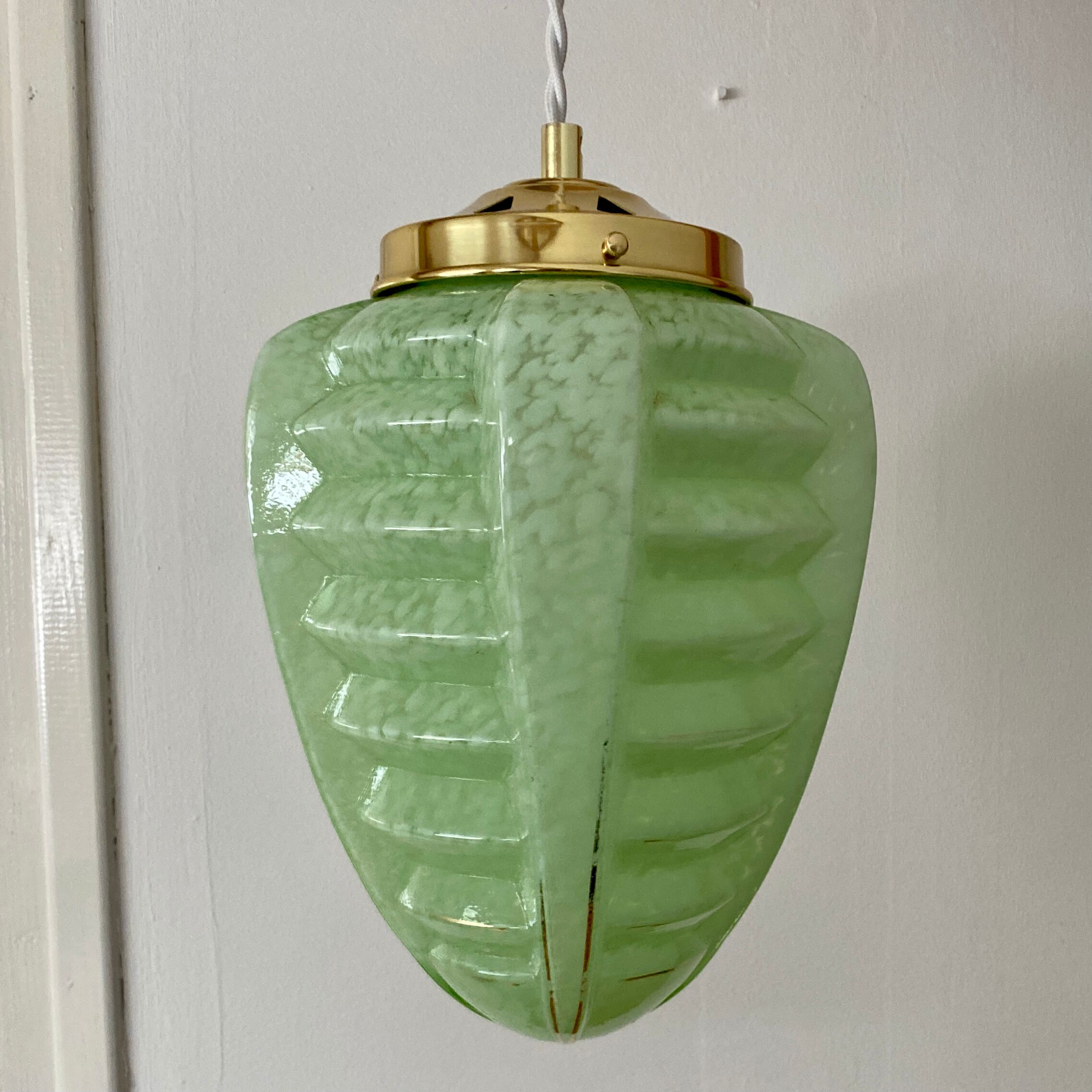 Suspension globe vintag in green clichy glass