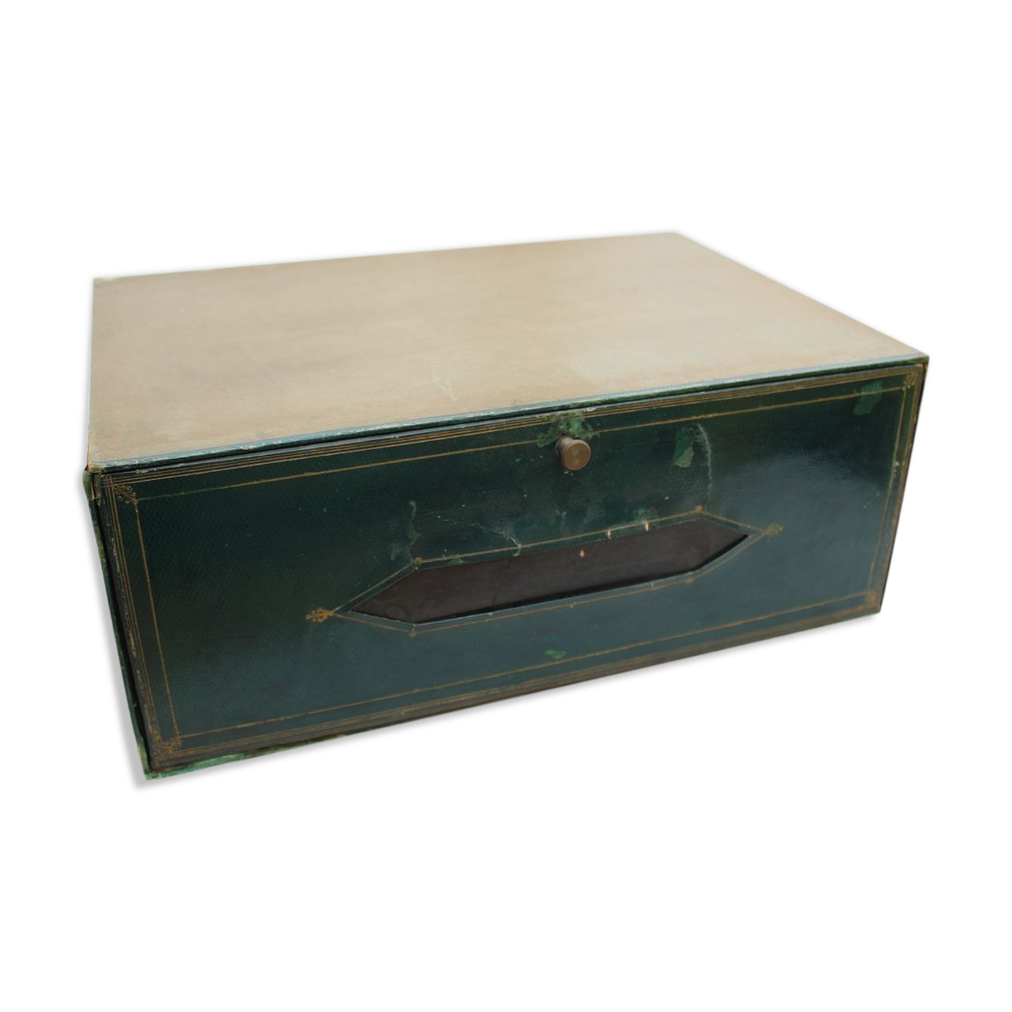 Former cardboard maker