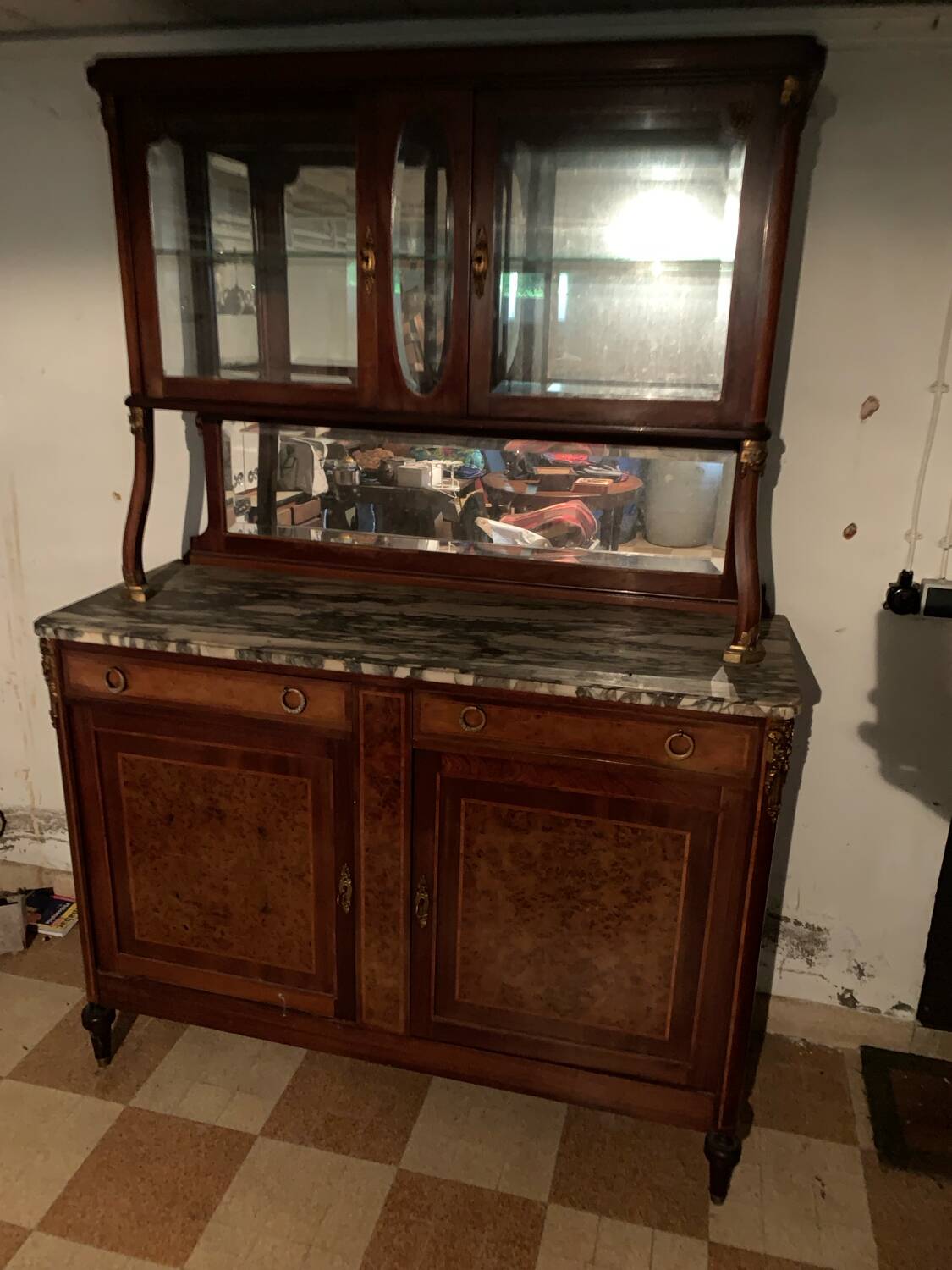 Buffet a vitrine style louis  XVI des annees 20