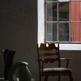 Razorblade armchair from the mid-20th century by Henning Kjærnulf, oak and lambswool, 1960.