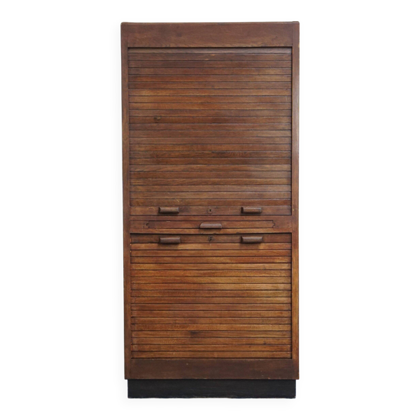 Armoire de notaire ancienne en chêne, avec deux portes coulissantes et une serrure fonctionnelle.