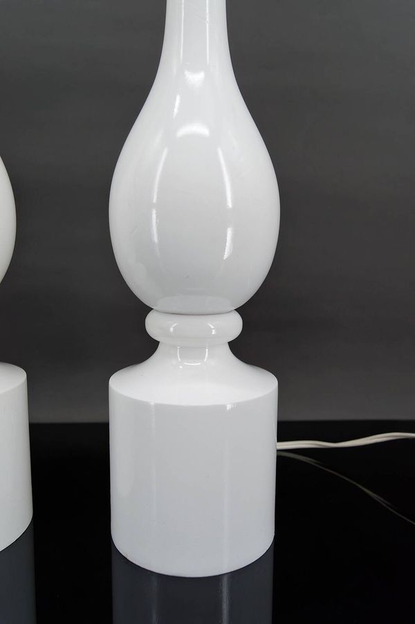 Paire de lampes blanches par Philippe Capelle, France, Circa 1970