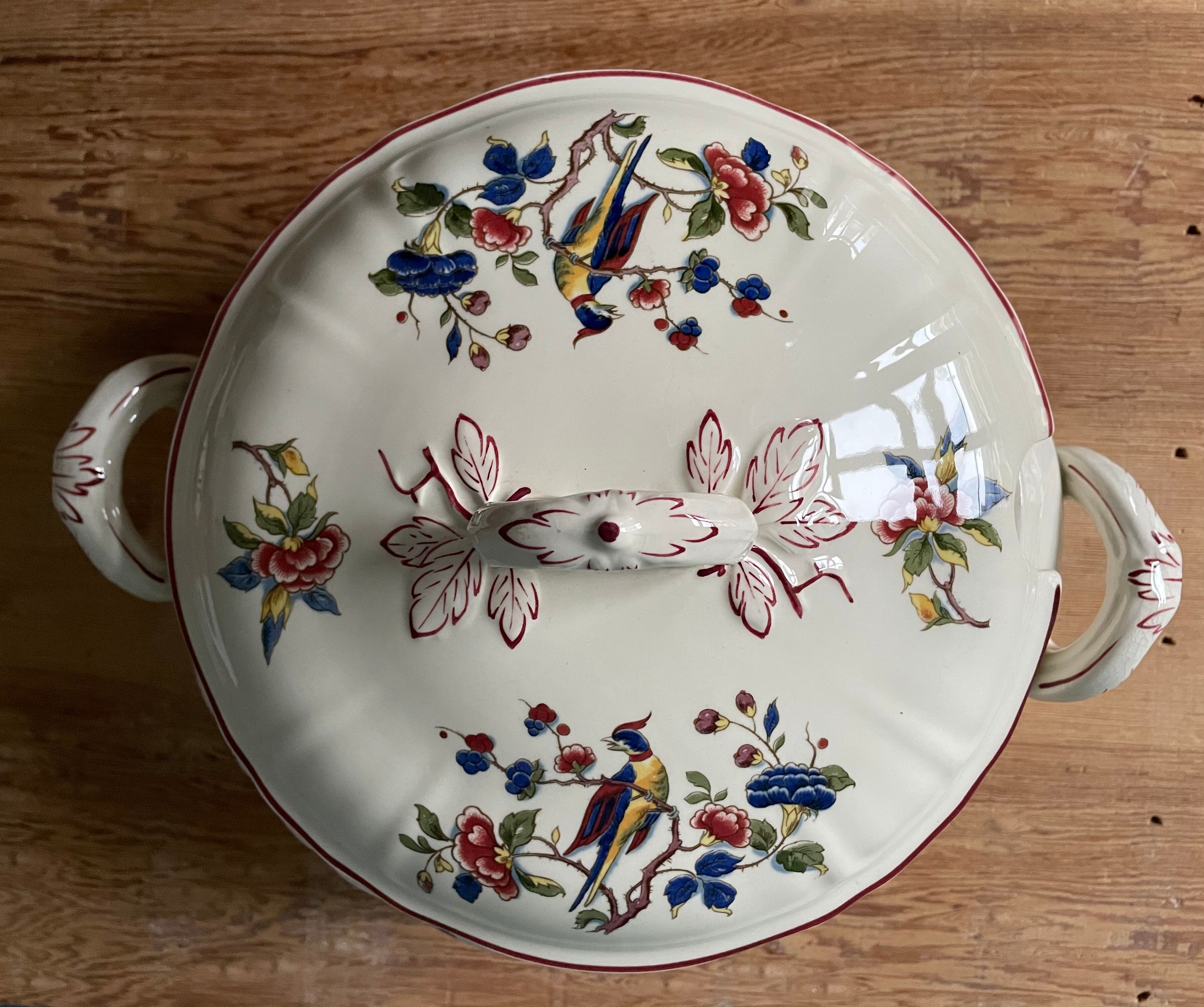 Old soup pot Villeroy and Boch Mettlach, Phoenix model