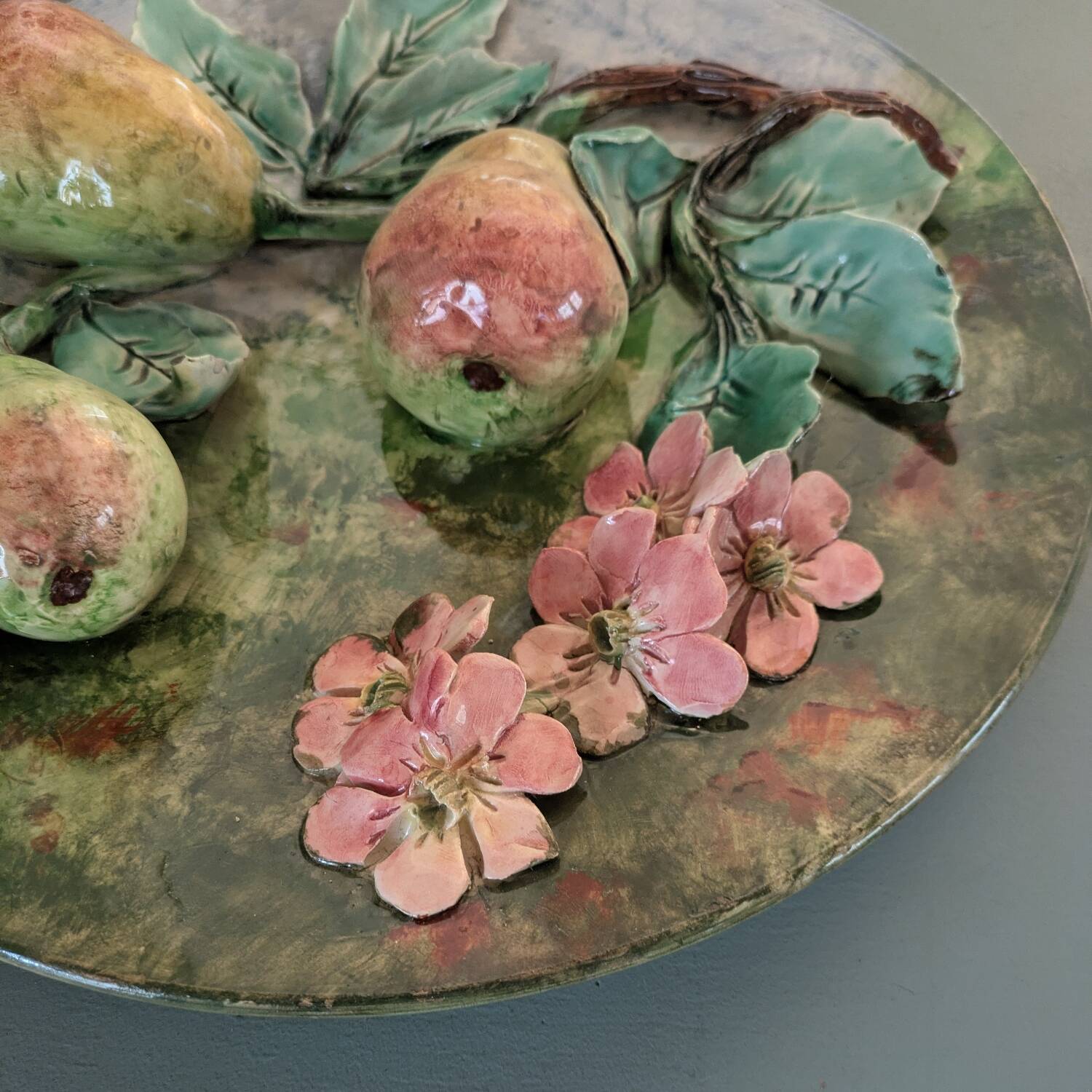 Longchamp wall slipware, 19th century