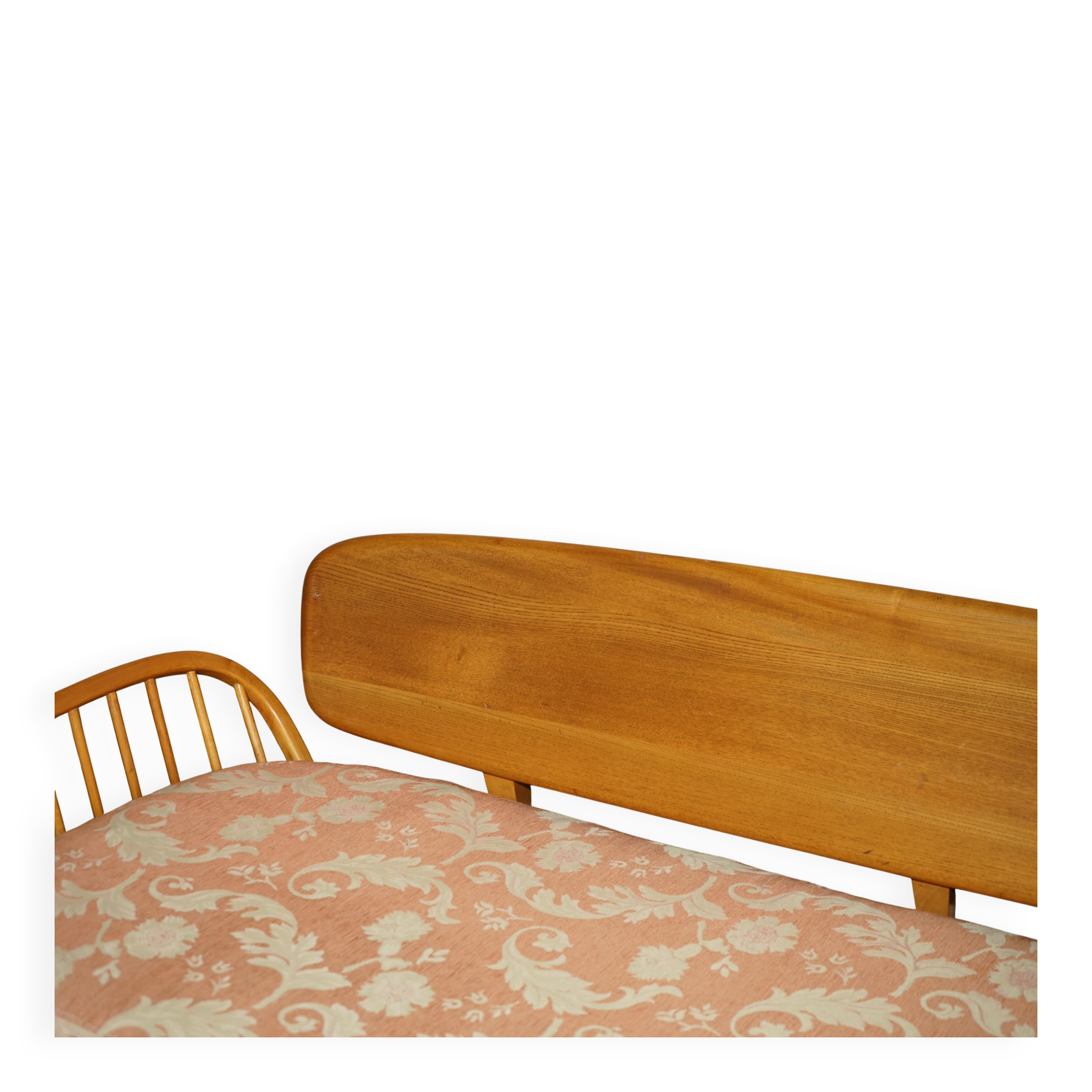 Vintage Ercol Windsor Studio 355 canapé / daybed, light wood, Mid-Century Modern design.