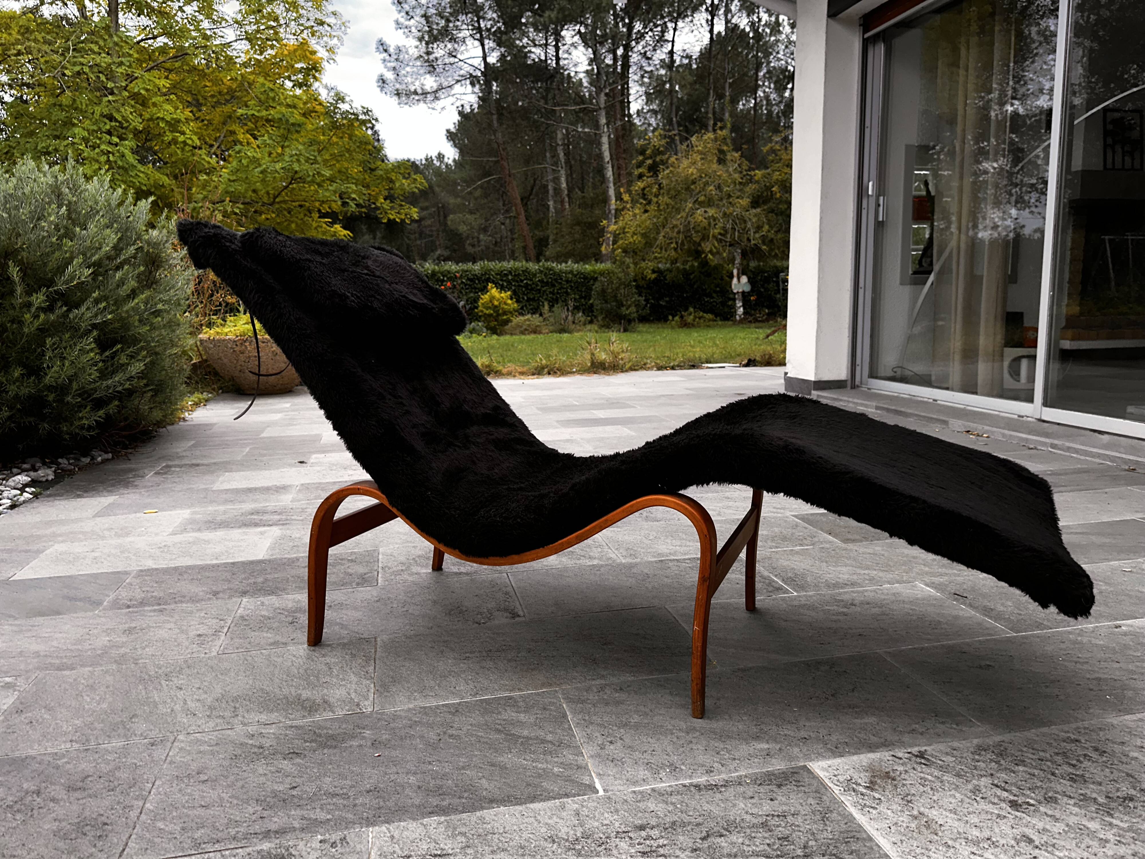 Model 36 lounge chair called "Pernilla" by Bruno Mathsson
