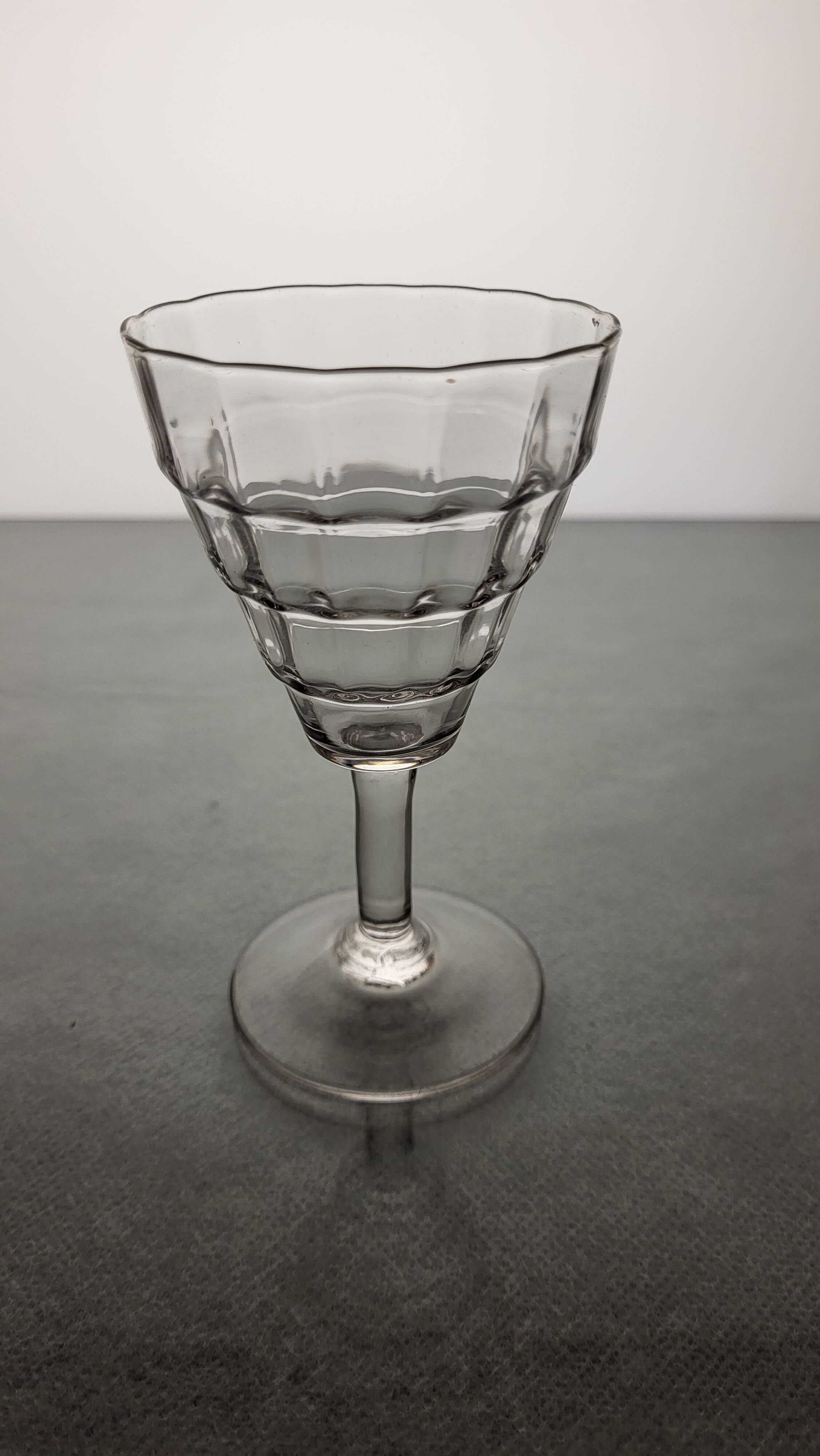 6 wine glasses 1950s