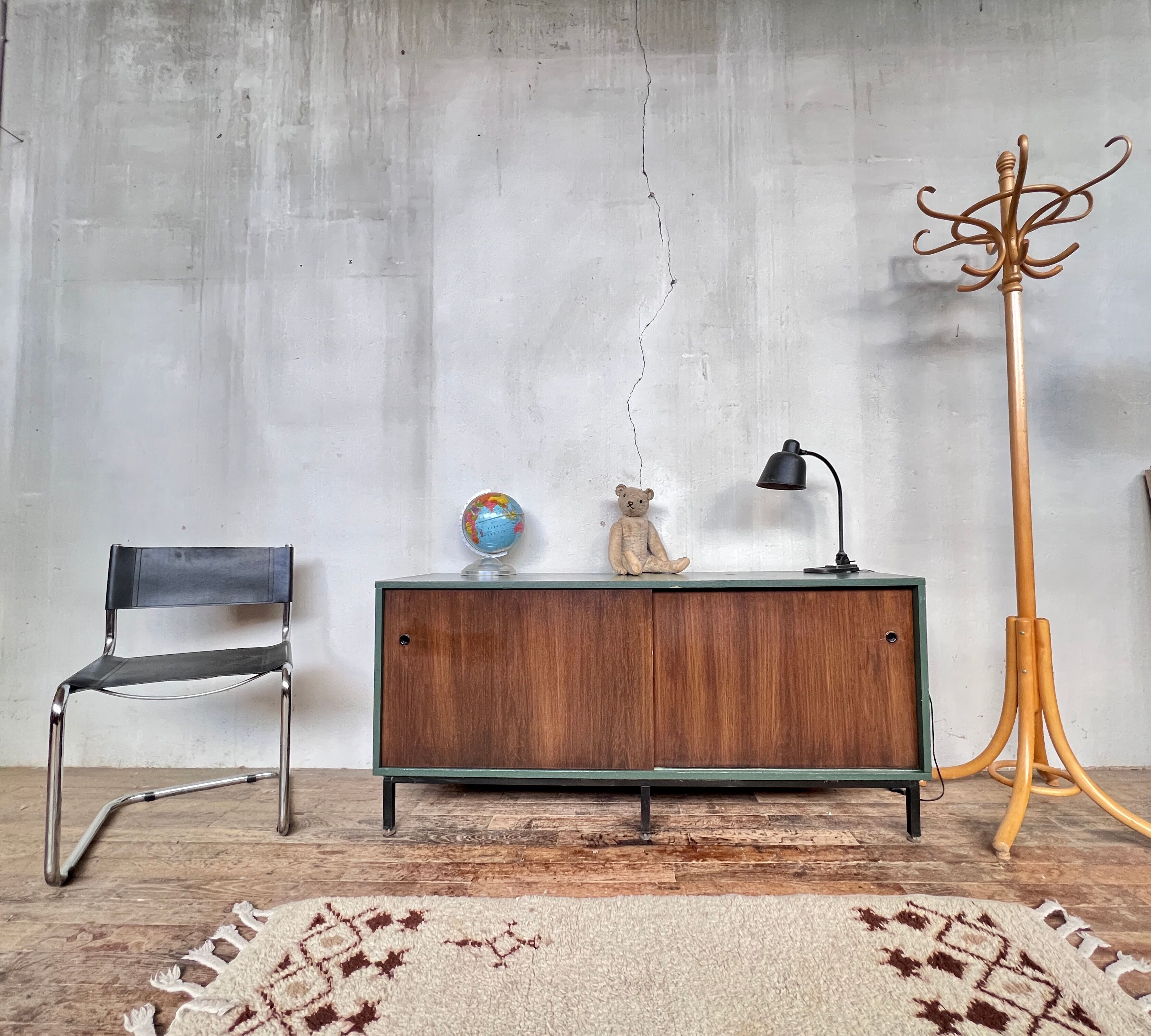 Sliding doors 1960