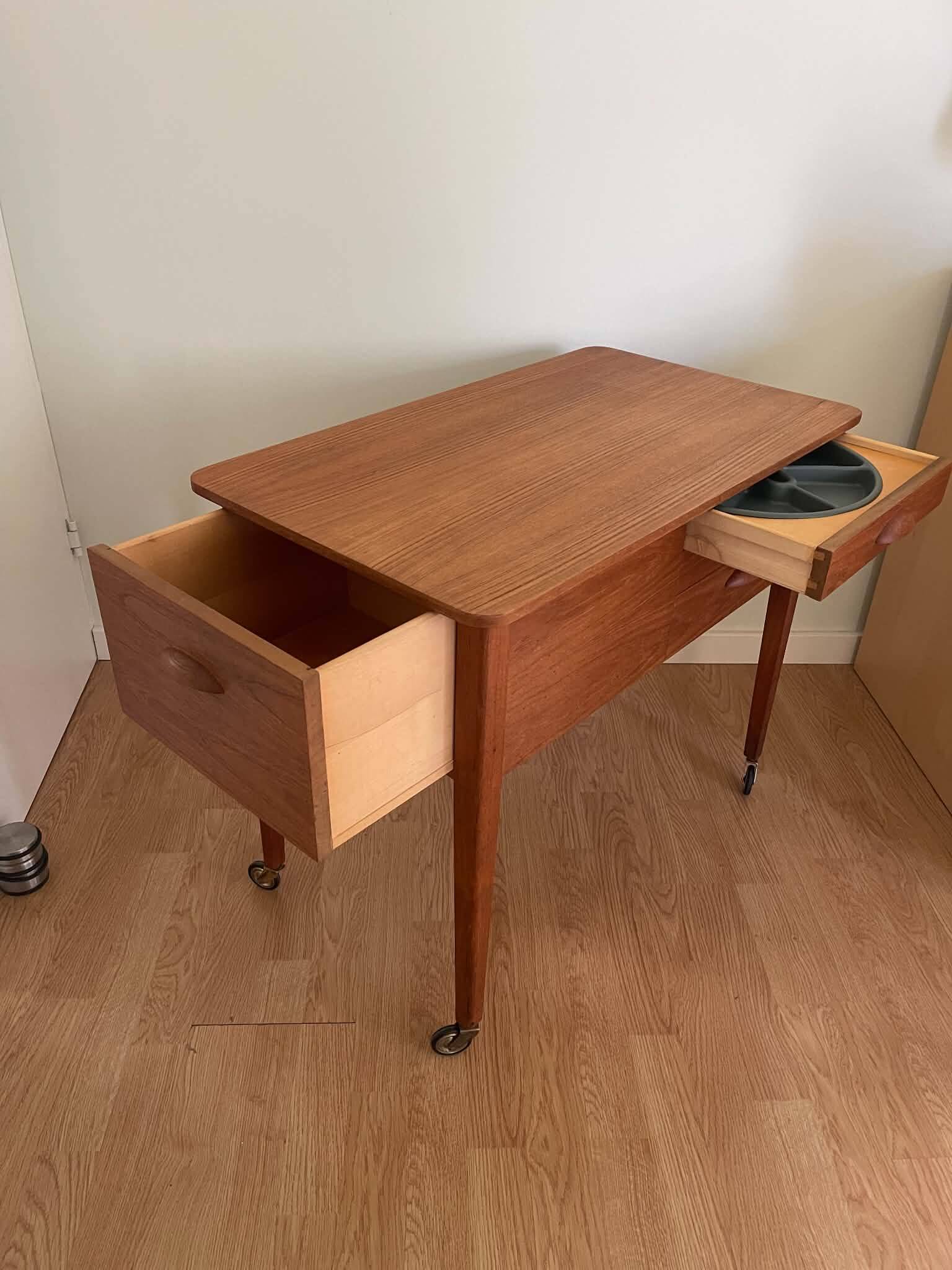 Coudre une table en teck