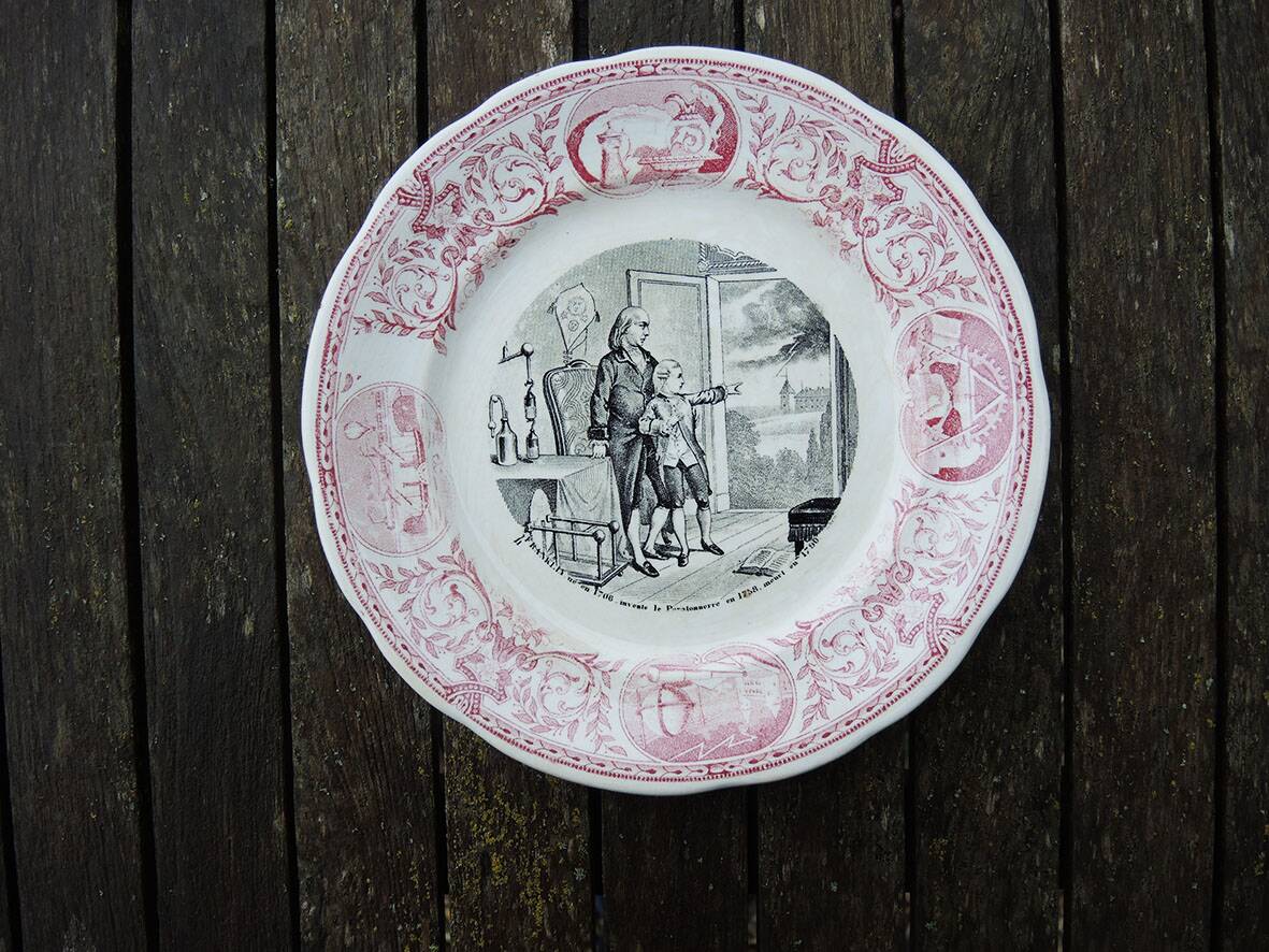 12 old talking plates from Sarreguemines – Discoverers & Inventors