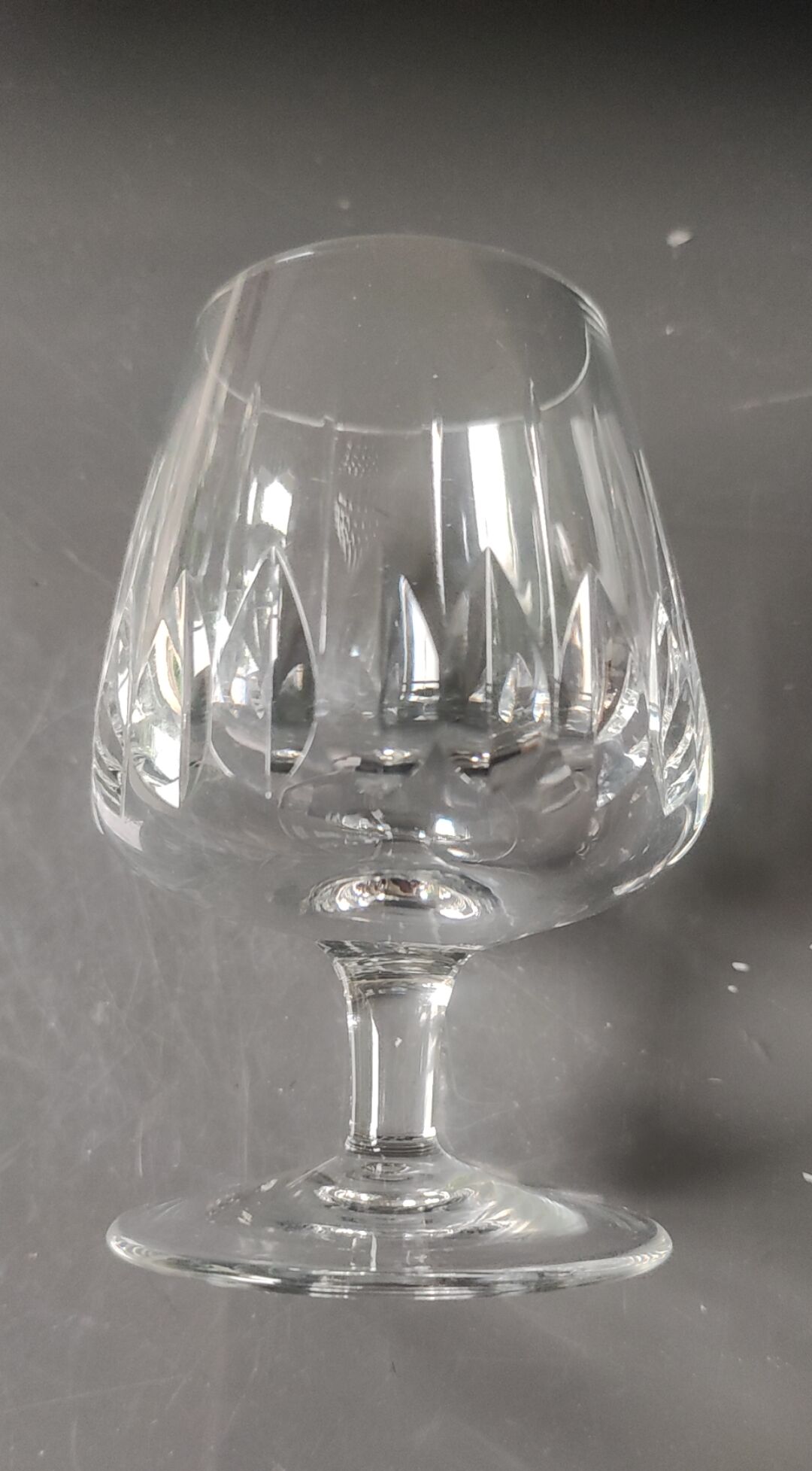 Lot 4 Glasses Cognac/Brandy. Trapezoidal. Drop/diamond point patterns.