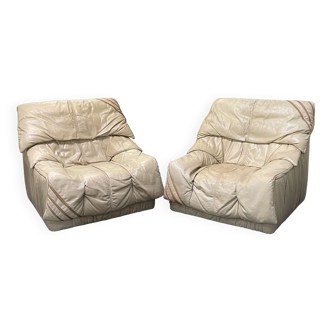 Pair of leather armchairs from the 70s