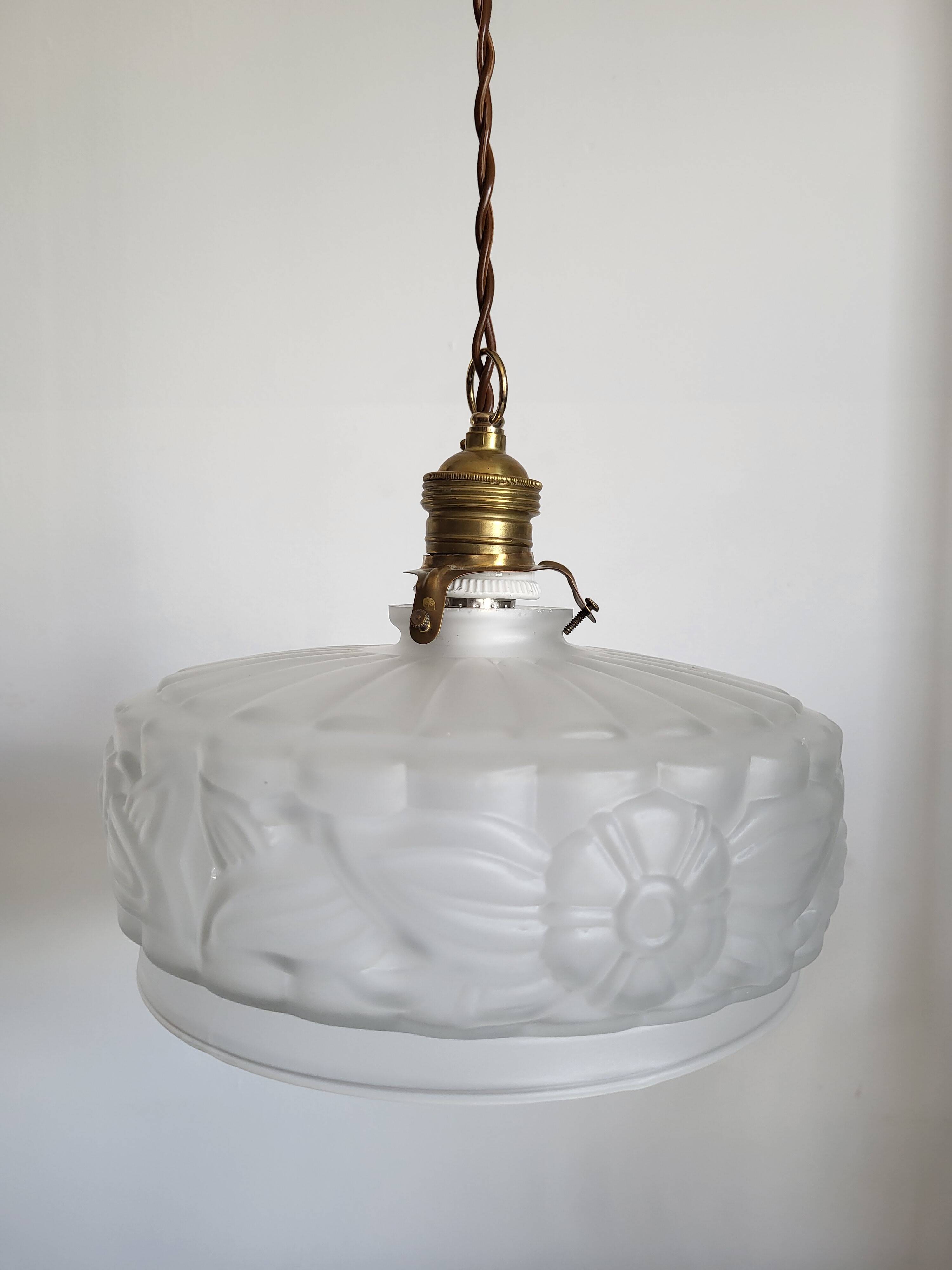 Lampe de plafond Art nouveau en persglas forgé avec décor floral, Frankrijk