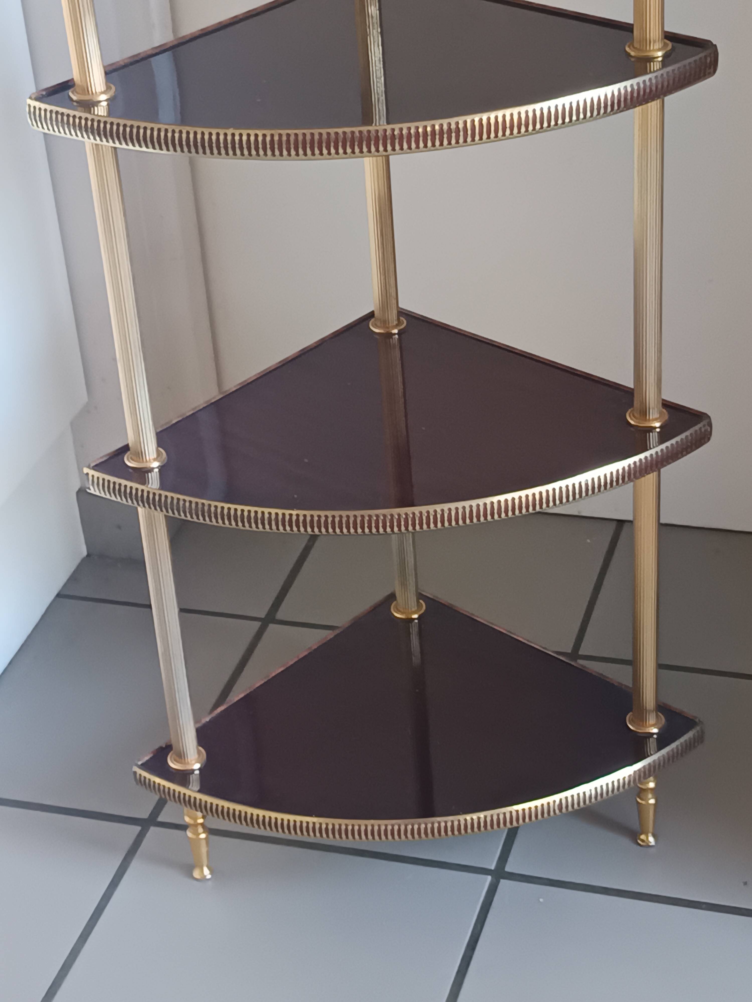 Étagère d’angle vintage 4 niveaux en bois et laiton