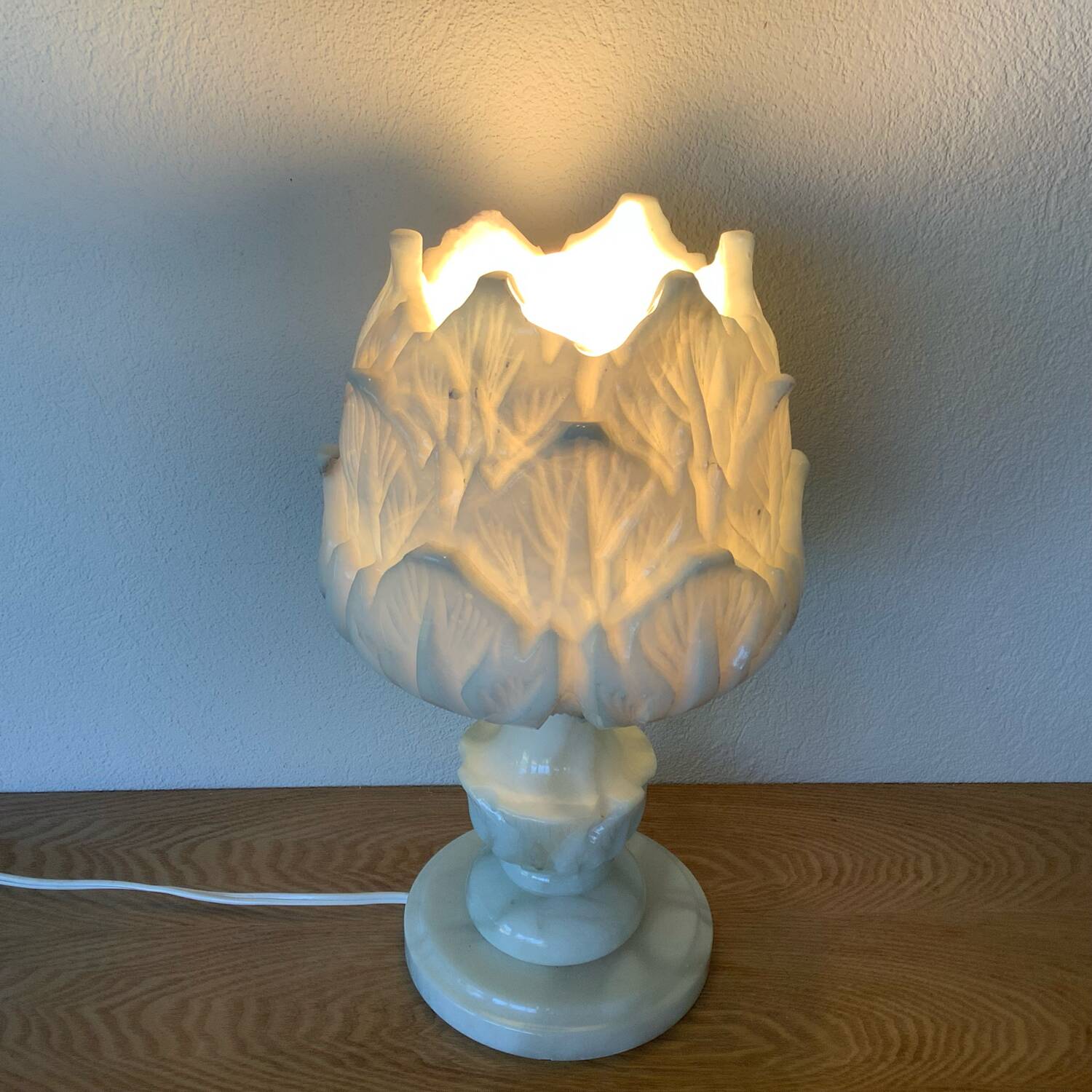 Alabaster lamp depicting an artichoke, 1940s-1950s