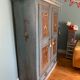 Wardrobe caravan 19th