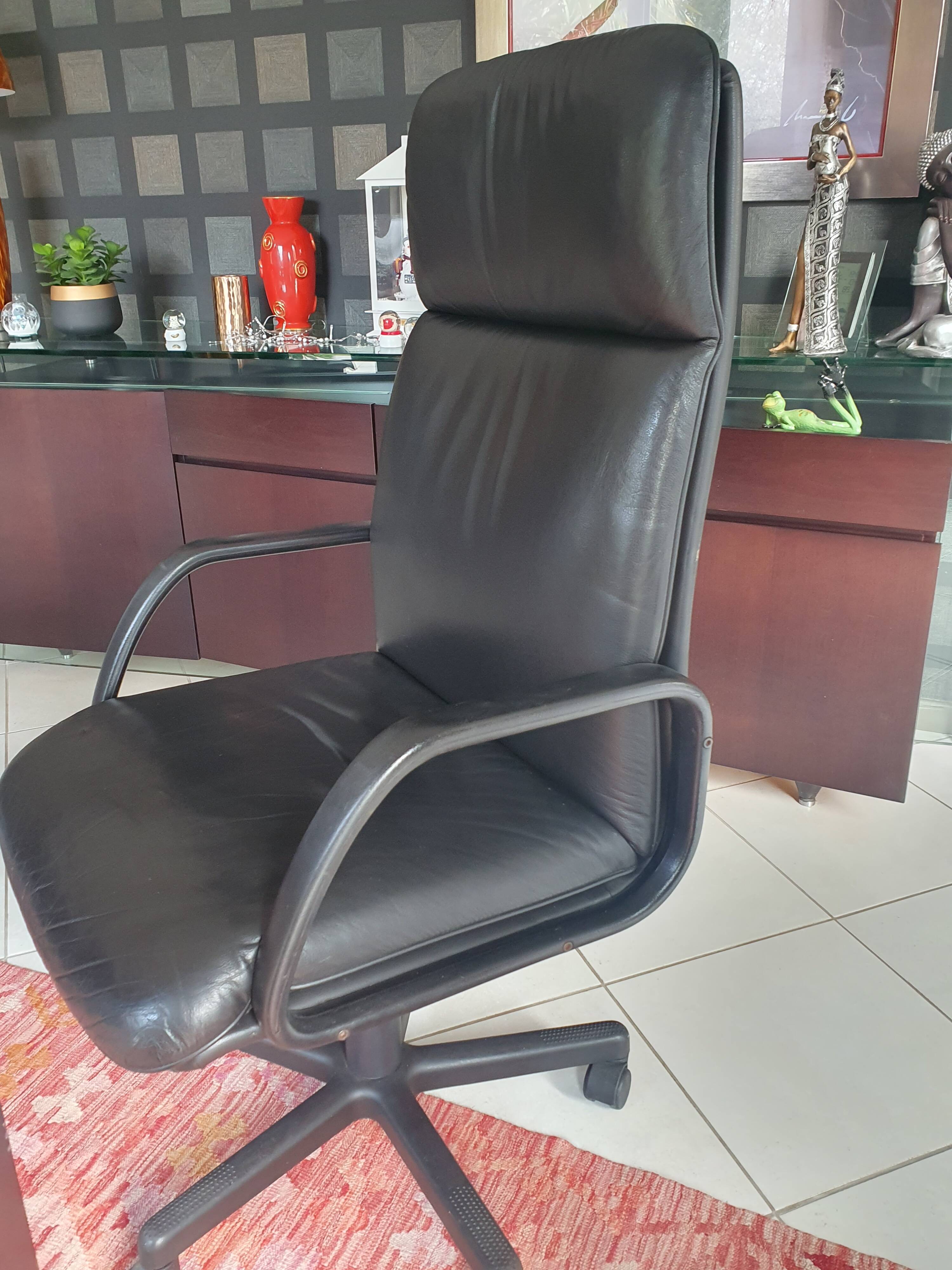 Executive office chair leather