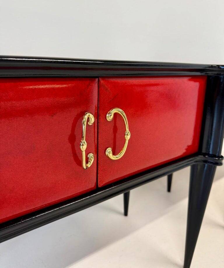 Pair of Italian Art Deco Nightstands in Red Parchment and Black Lacquer, 19