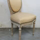 Paire de chaises de style Louis XVI