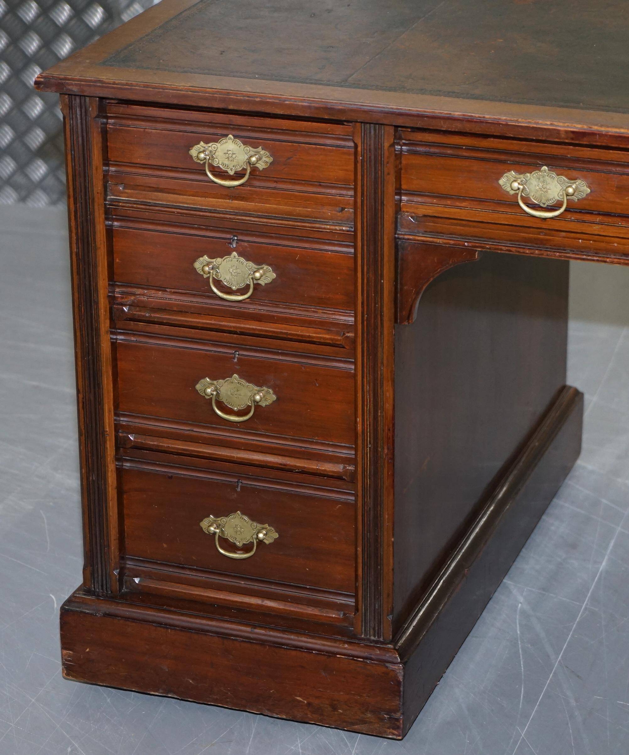 Rare bureau partenaires double caisson Hampton & Son Pall Mall bois dur
