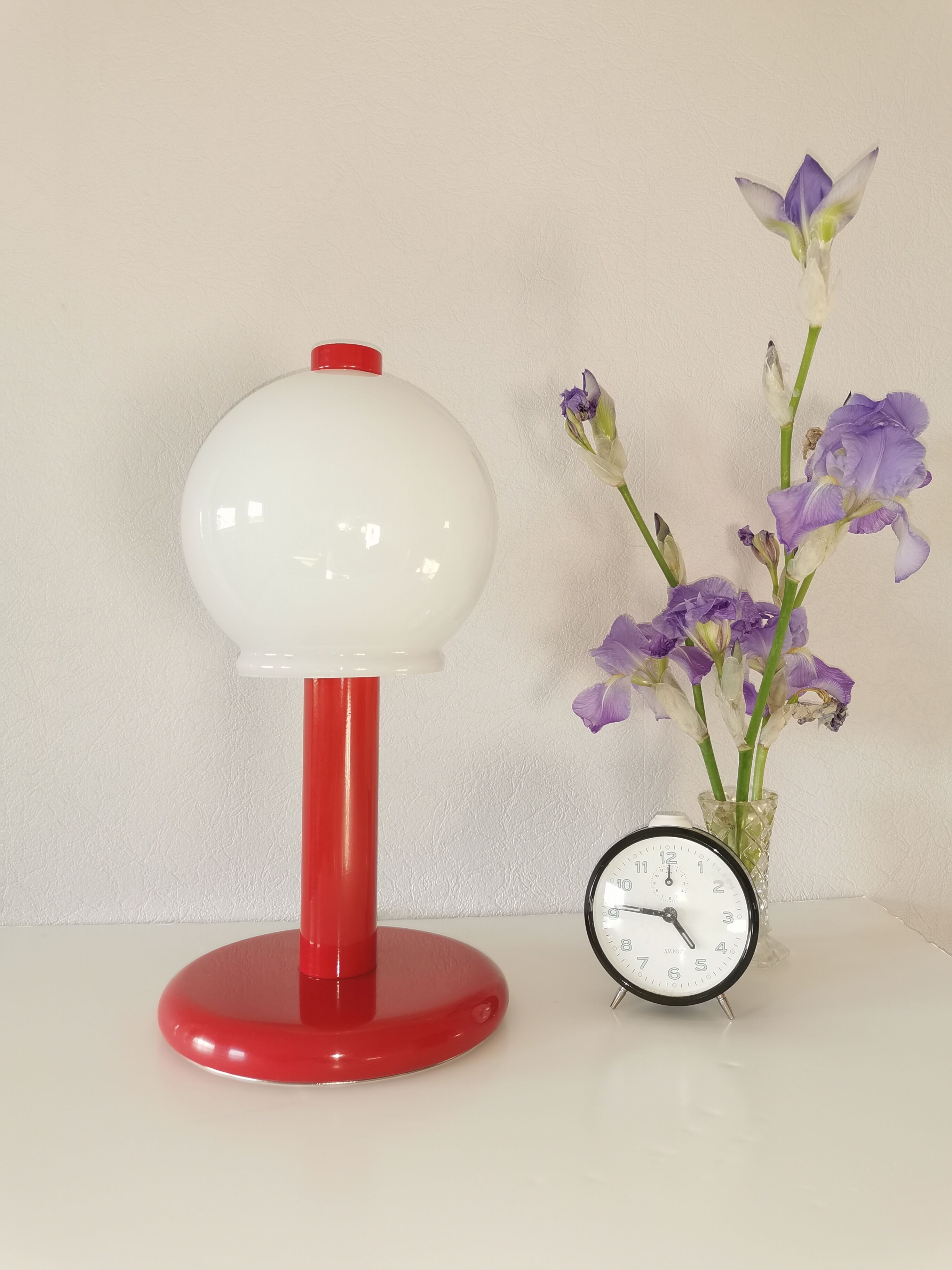 Mushroom lamp in lacquered steel and opaline, bubble gum, space age, 1970